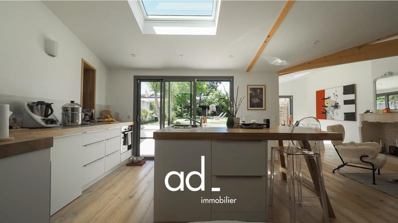 Maison - 147 m² - 6 pièces