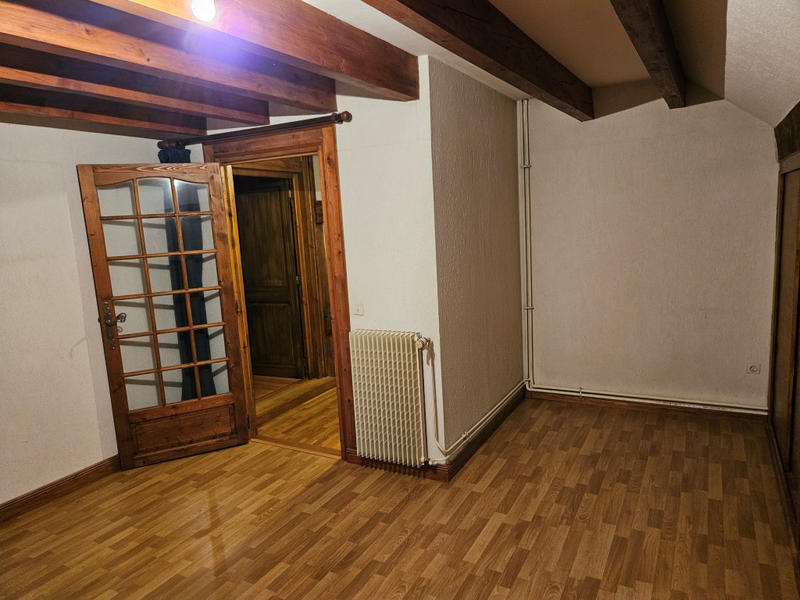 Maison - 202 m² - 7 pièces