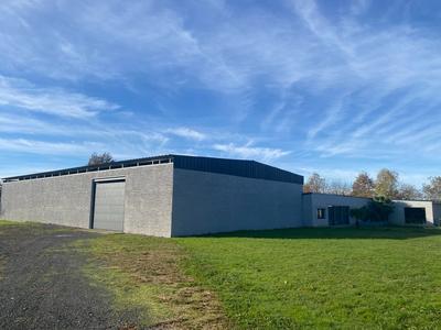 Maison - 720 m² - 6 pièces