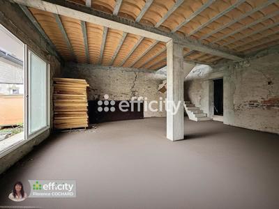 Maison - 180 m² - 2 pièces