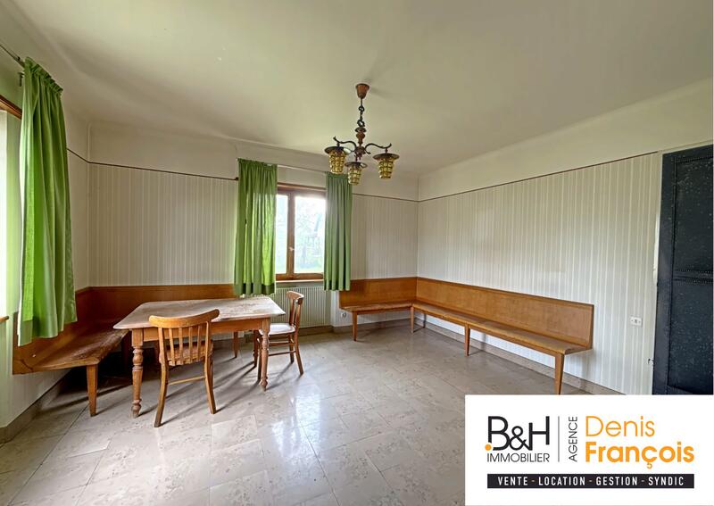 Maison - 303 m² - 11 pièces