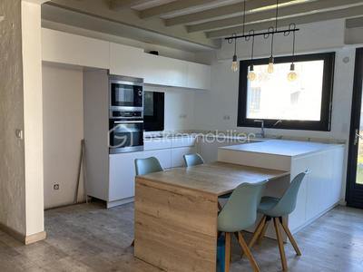 Maison - 220 m² - 9 pièces