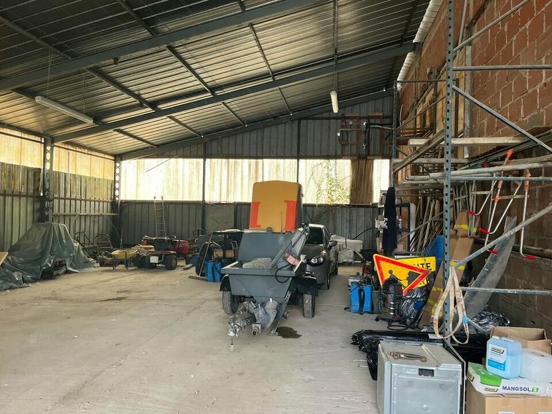 Local d'activité / Entrepôt - 857 m²