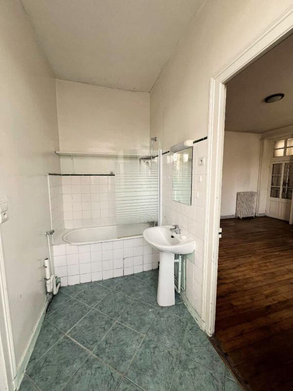 Propriété - 240 m² - 12 pièces