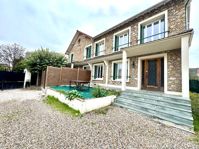 Maison - 94 m² - 5 pièces