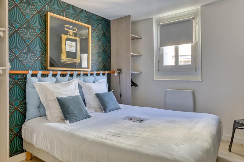 Maison - 280 m² - 10 pièces