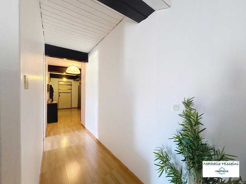 Fonds de commerce - 832 m²