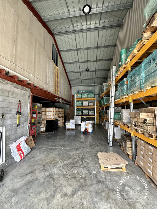 Local d'activités - 755 m²
