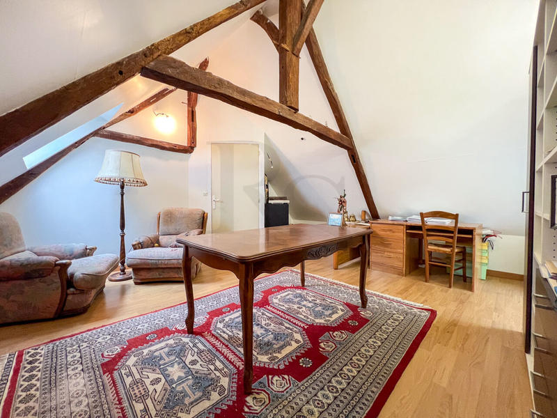 Maison - 280 m² - 9 pièces