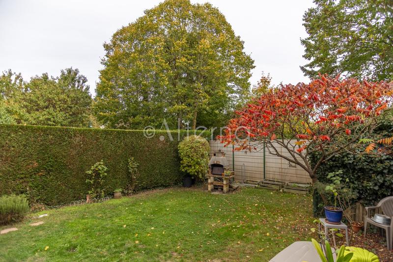 Maison traditionnelle - 91 m² - 6 pièces