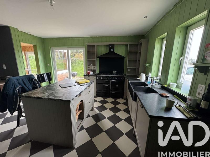 Maison - 182 m² - 7 pièces