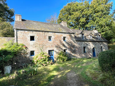 Maison - 260 m² - 8 pièces