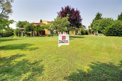 Maison - 230 m² - 8 pièces