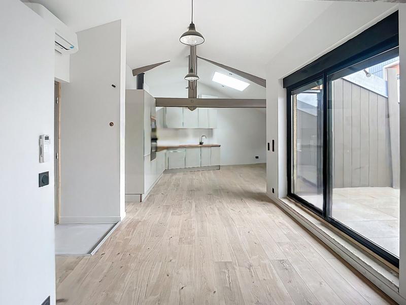 Appartement - 85 m² - 5 pièces