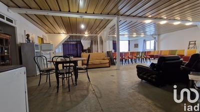 Maison - 280 m² - 9 pièces