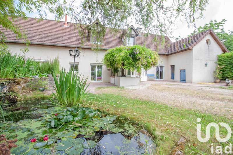 Maison - 180 m² - 9 pièces