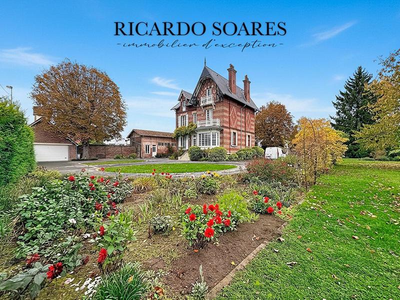 Demeure - 219 m² - 10 pièces