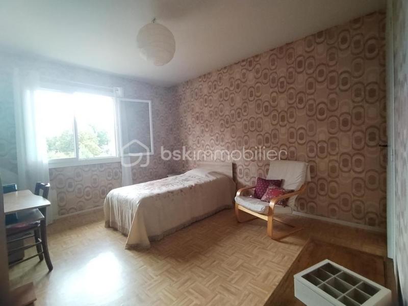 Maison traditionnelle - 222 m² - 9 pièces