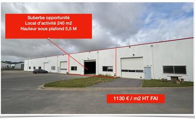 Local commercial - 239 m² - 1 pièce