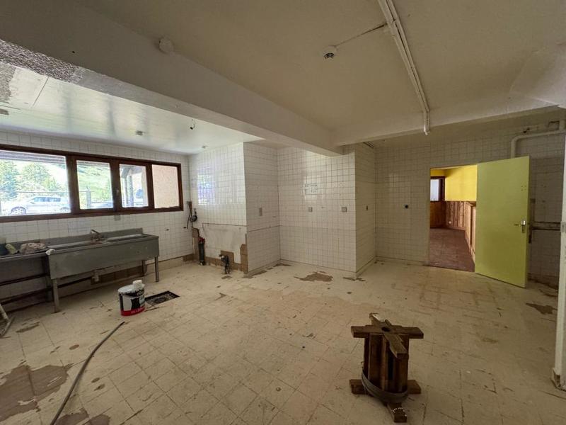 Maison - 200 m² - 3 pièces