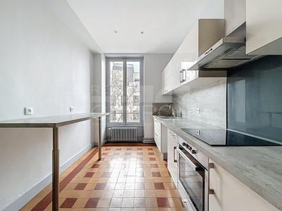 Appartement - 99 m² - 3 pièces