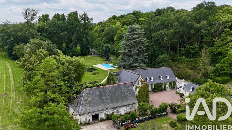 Maison - 423 m² - 12 pièces