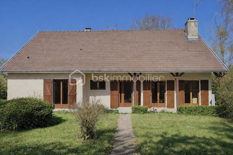 Maison traditionnelle - 201 m² - 7 pièces