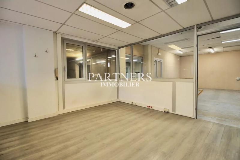 Local commercial - 486 m² - 10 pièces
