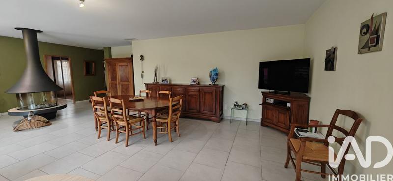 Maison - 218 m² - 7 pièces