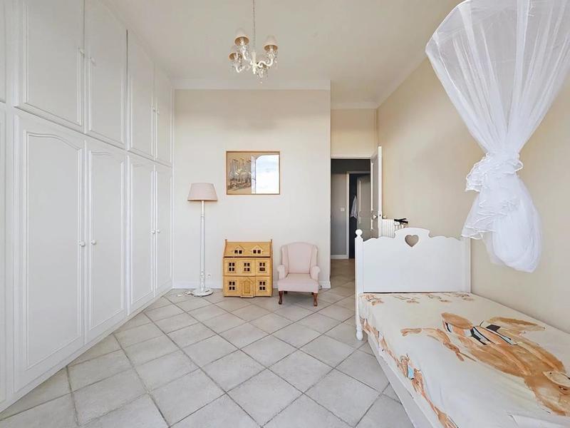 Appartement - 111 m² - 5 pièces