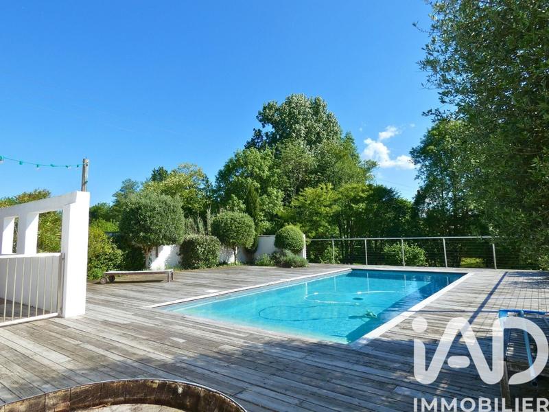 Maison - 230 m² - 5 pièces