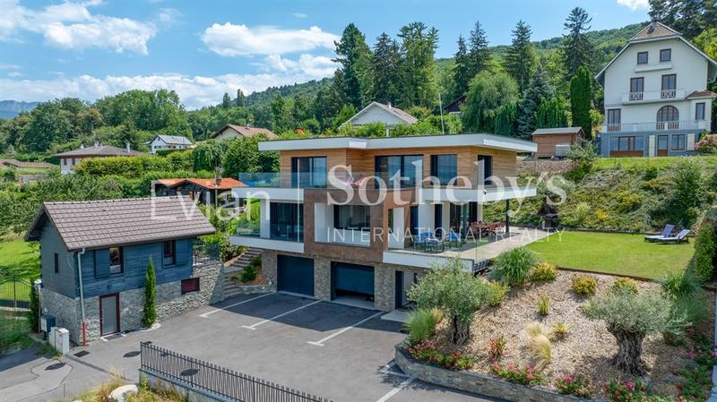 Maison - 276 m² - 7 pièces