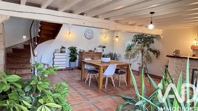 Maison - 223 m² - 9 pièces