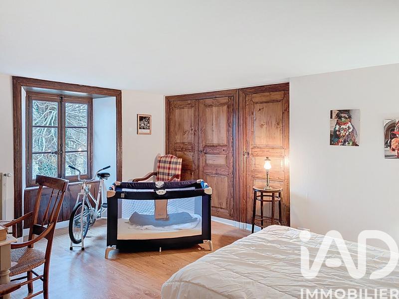 Maison - 335 m² - 13 pièces