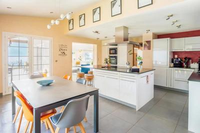Villa - 330 m² - 10 pièces