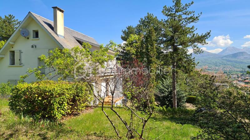 Villa - 237 m² - 7 pièces