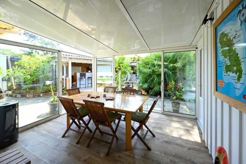 Villa - 220 m² - 11 pièces