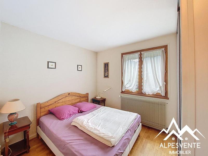 Maison - 225 m² - 10 pièces