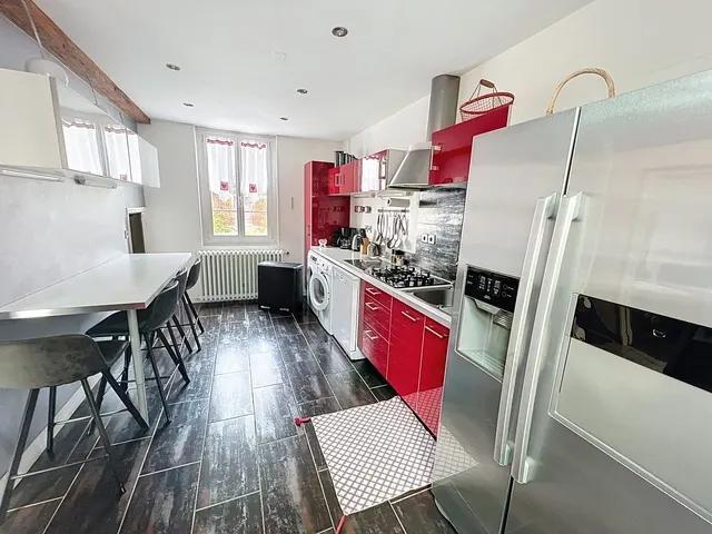 Corps de ferme - 250 m² - 10 pièces