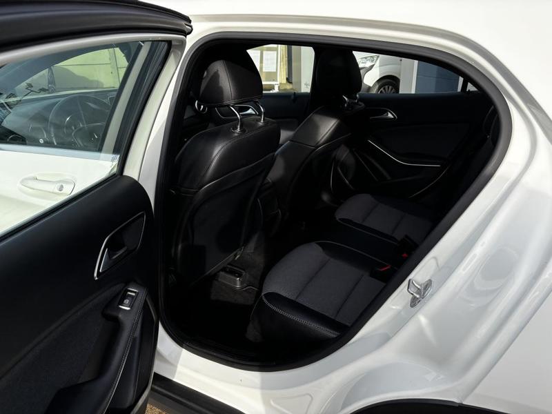 Mercedes Gla 200 Cdi 136cv 2.2 Inspiration Toit Ouvrant + Camera de Recul + Hayon Electrique