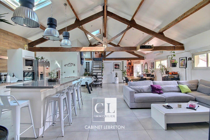 Loft - 174 m² - 4 pièces