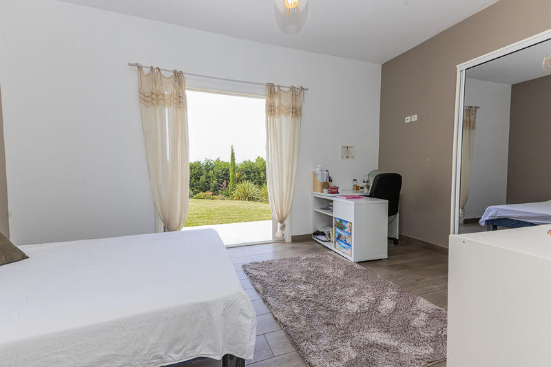 Maison - 253 m² - 7 pièces