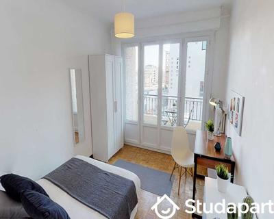 Chambre - 80 m² - 1 pièce