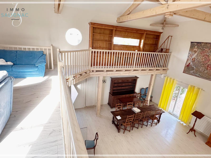 Maison - 280 m² - 8 pièces