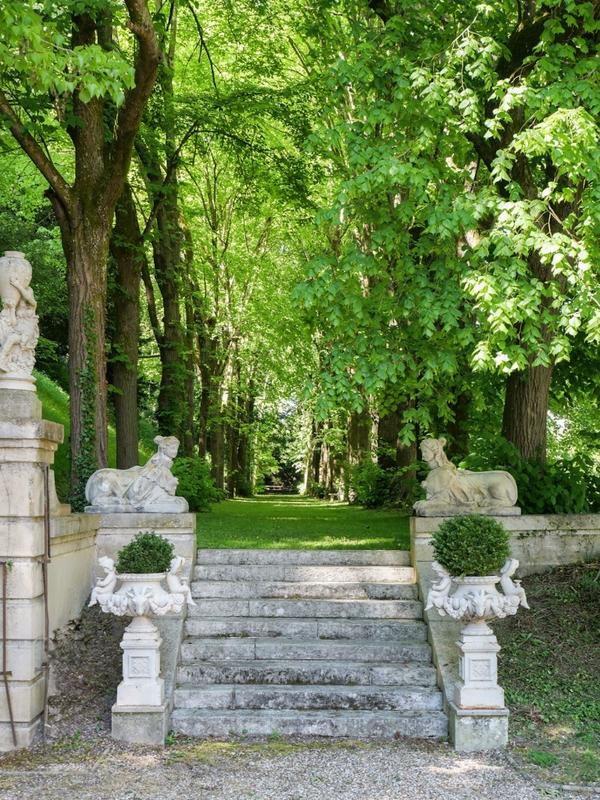 Manoir - 1 000 m² - 25 pièces