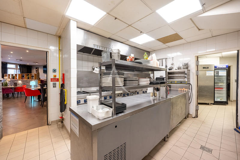 Local commercial - 306 m²