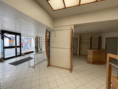 Local commercial - 101 m²