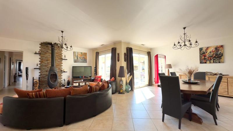 Maison - 207 m² - 6 pièces