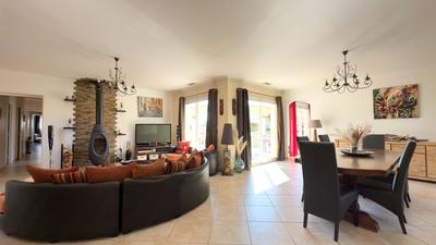 Maison - 207 m² - 5 pièces