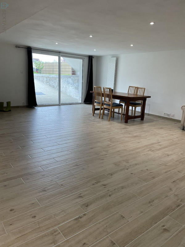 Maison - 247 m² - 11 pièces